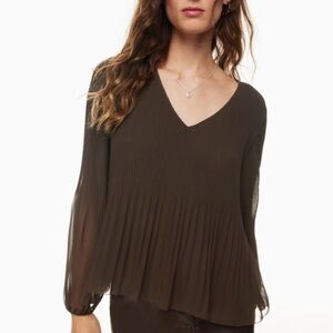 Aritzia Women's V-Neck Pleated Long-Sleeve Top - Black